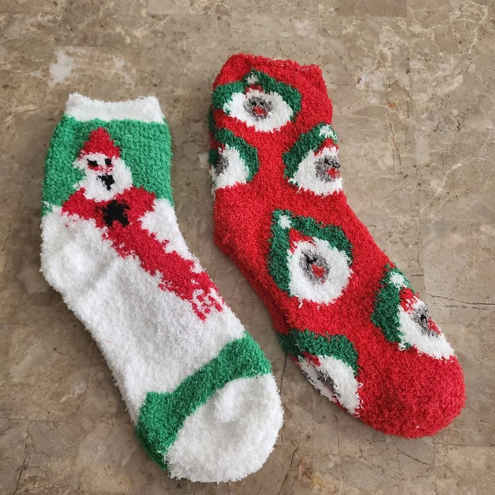Women's Colorful Christmas Fluffy Socks (2pk) (NWOT)